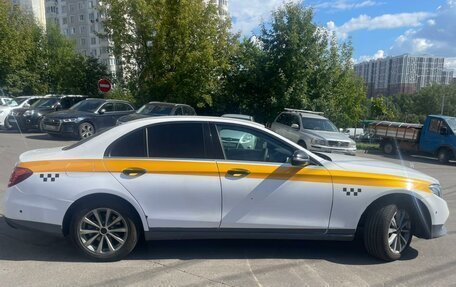 Mercedes-Benz E-Класс, 2019 год, 1 820 000 рублей, 7 фотография