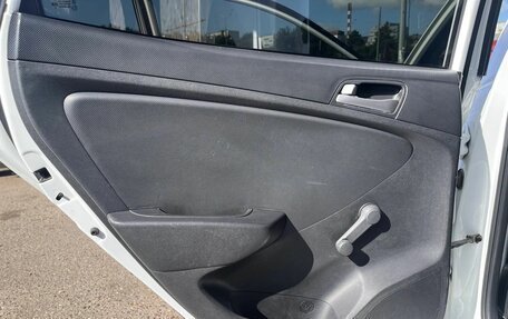 Hyundai Solaris II рестайлинг, 2016 год, 856 000 рублей, 13 фотография