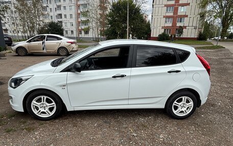 Hyundai Solaris II рестайлинг, 2015 год, 1 050 000 рублей, 4 фотография