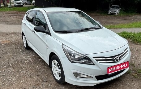Hyundai Solaris II рестайлинг, 2015 год, 1 050 000 рублей, 1 фотография