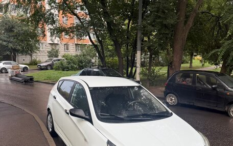 Hyundai Solaris II рестайлинг, 2012 год, 570 000 рублей, 2 фотография