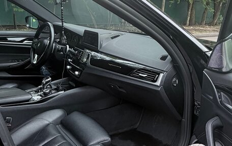 BMW 5 серия, 2019 год, 2 860 000 рублей, 16 фотография