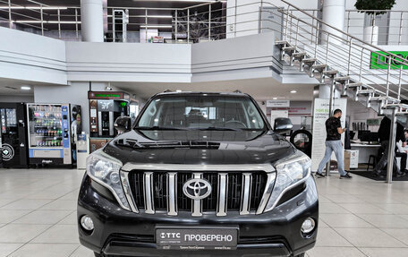Toyota Land Cruiser Prado 150 рестайлинг 2, 2015 год, 3 830 000 рублей, 2 фотография