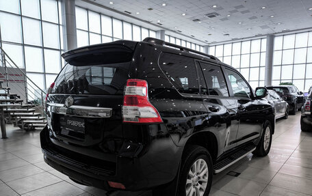 Toyota Land Cruiser Prado 150 рестайлинг 2, 2015 год, 3 830 000 рублей, 6 фотография