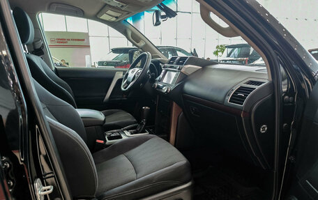 Toyota Land Cruiser Prado 150 рестайлинг 2, 2015 год, 3 830 000 рублей, 13 фотография