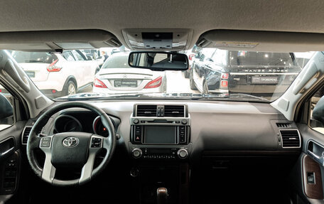 Toyota Land Cruiser Prado 150 рестайлинг 2, 2015 год, 3 830 000 рублей, 17 фотография