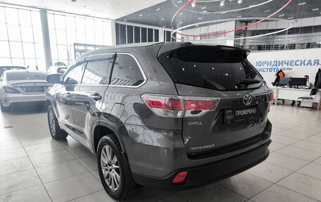 Toyota Highlander III, 2015 год, 3 180 000 рублей, 8 фотография