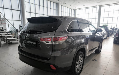 Toyota Highlander III, 2015 год, 3 180 000 рублей, 6 фотография