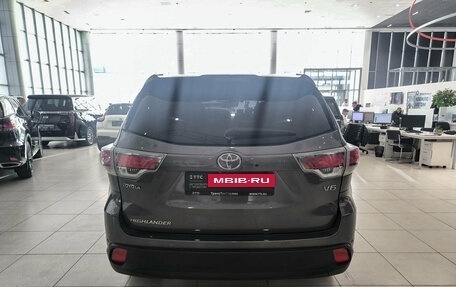 Toyota Highlander III, 2015 год, 3 180 000 рублей, 7 фотография