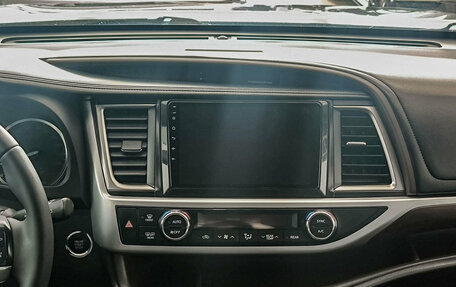 Toyota Highlander III, 2015 год, 3 180 000 рублей, 18 фотография