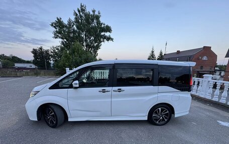 Honda Stepwgn IV, 2016 год, 1 950 000 рублей, 4 фотография