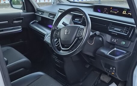 Honda Stepwgn IV, 2016 год, 1 950 000 рублей, 9 фотография