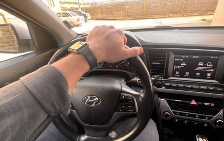 Hyundai Elantra VI рестайлинг, 2017 год, 1 160 000 рублей, 11 фотография