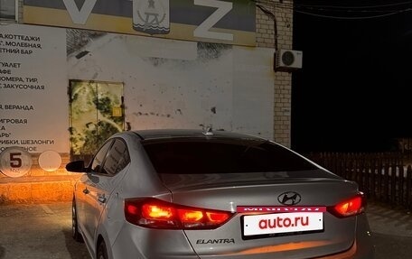 Hyundai Elantra VI рестайлинг, 2017 год, 1 160 000 рублей, 9 фотография