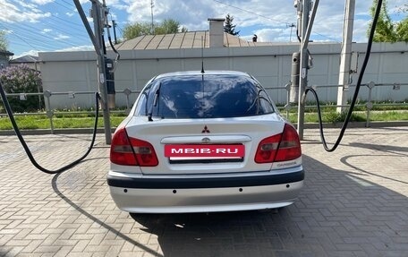 Mitsubishi Carisma I, 2000 год, 260 000 рублей, 4 фотография
