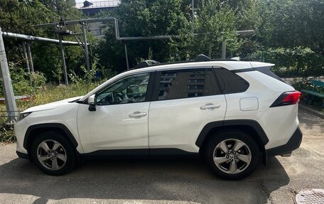 Toyota RAV4, 2020 год, 2 950 000 рублей, 3 фотография