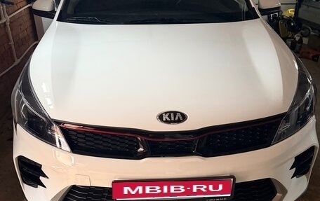 KIA Rio IV, 2021 год, 1 900 000 рублей, 1 фотография