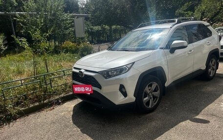 Toyota RAV4, 2020 год, 2 950 000 рублей, 5 фотография