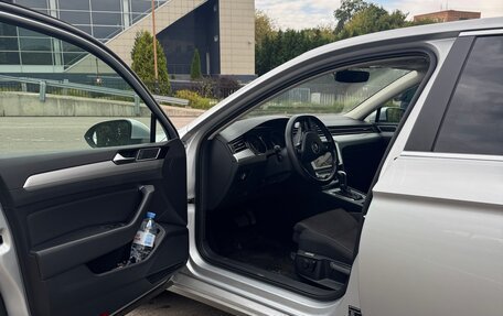 Volkswagen Passat B8 рестайлинг, 2017 год, 2 000 000 рублей, 2 фотография