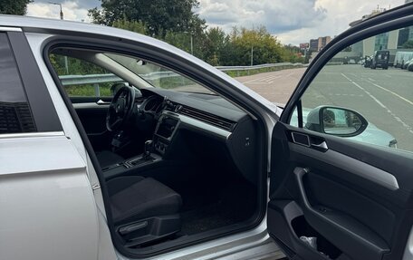 Volkswagen Passat B8 рестайлинг, 2017 год, 2 000 000 рублей, 7 фотография
