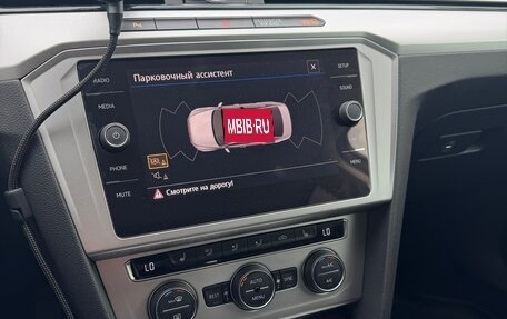 Volkswagen Passat B8 рестайлинг, 2017 год, 2 000 000 рублей, 11 фотография