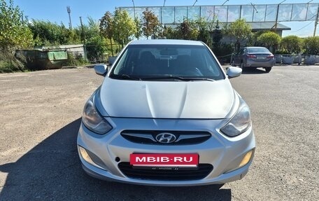 Hyundai Solaris II рестайлинг, 2011 год, 570 000 рублей, 2 фотография