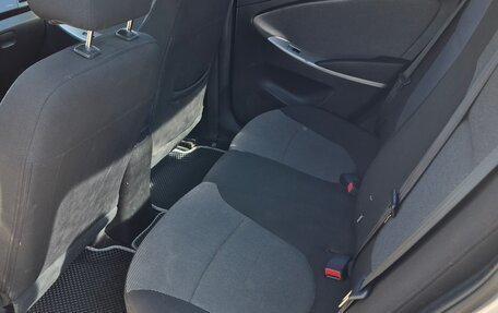 Hyundai Solaris II рестайлинг, 2011 год, 570 000 рублей, 19 фотография
