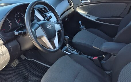 Hyundai Solaris II рестайлинг, 2011 год, 570 000 рублей, 18 фотография