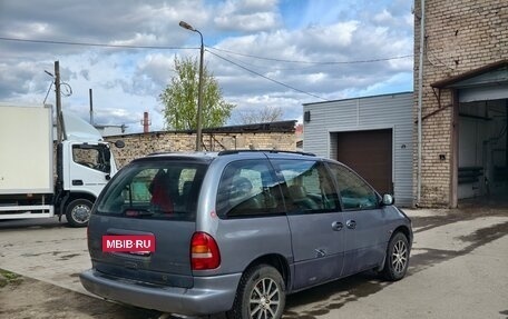 Chrysler Voyager III, 1999 год, 650 000 рублей, 11 фотография