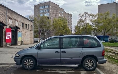 Chrysler Voyager III, 1999 год, 650 000 рублей, 8 фотография