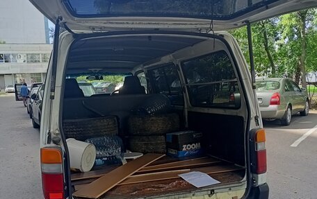 Toyota HiAce H100, 2002 год, 900 000 рублей, 5 фотография
