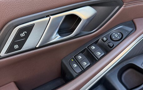 BMW 3 серия, 2019 год, 3 100 000 рублей, 14 фотография