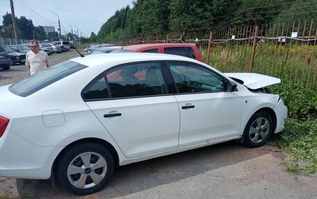 Skoda Rapid I, 2015 год, 390 000 рублей, 2 фотография