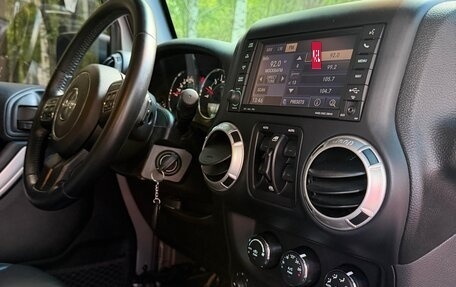 Jeep Wrangler, 2016 год, 3 250 000 рублей, 12 фотография