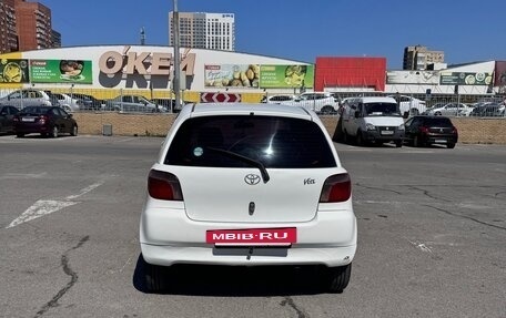 Toyota Vitz, 2000 год, 320 000 рублей, 2 фотография