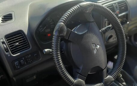 Mitsubishi Space Star I рестайлинг, 2003 год, 305 000 рублей, 11 фотография