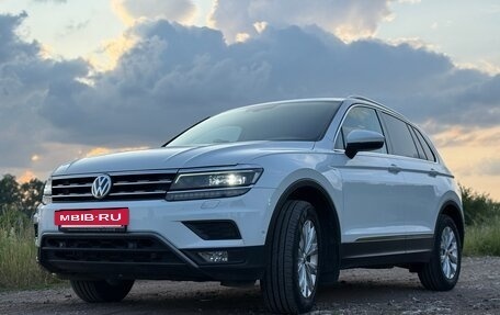 Volkswagen Tiguan II, 2018 год, 2 236 000 рублей, 3 фотография
