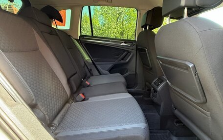 Volkswagen Tiguan II, 2018 год, 2 236 000 рублей, 13 фотография
