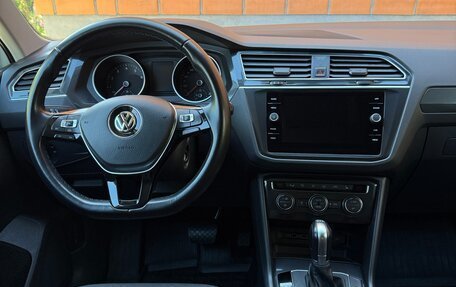 Volkswagen Tiguan II, 2018 год, 2 236 000 рублей, 15 фотография