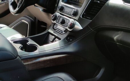 Chevrolet Tahoe IV, 2019 год, 4 500 000 рублей, 6 фотография