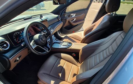 Mercedes-Benz E-Класс, 2022 год, 3 800 000 рублей, 14 фотография