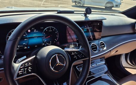 Mercedes-Benz E-Класс, 2022 год, 3 800 000 рублей, 12 фотография