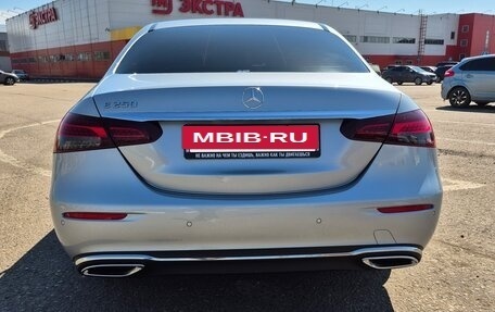 Mercedes-Benz E-Класс, 2022 год, 3 800 000 рублей, 8 фотография
