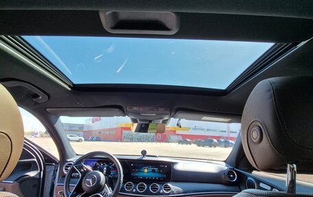 Mercedes-Benz E-Класс, 2022 год, 3 800 000 рублей, 25 фотография