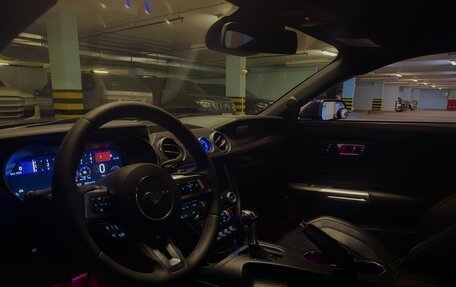 Ford Mustang VI рестайлинг, 2017 год, 2 299 999 рублей, 9 фотография