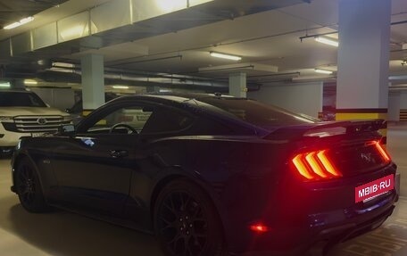 Ford Mustang VI рестайлинг, 2017 год, 2 299 999 рублей, 3 фотография