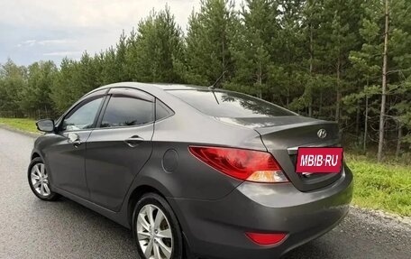 Hyundai Solaris II рестайлинг, 2011 год, 665 000 рублей, 4 фотография