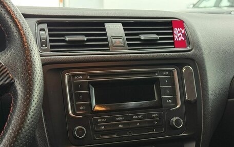 Volkswagen Jetta VI, 2015 год, 1 240 000 рублей, 15 фотография