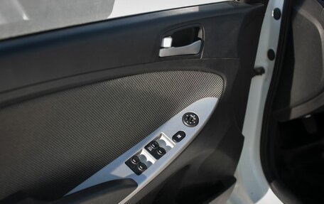 Hyundai Solaris II рестайлинг, 2013 год, 670 000 рублей, 18 фотография