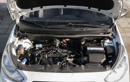 Hyundai Solaris II рестайлинг, 2013 год, 670 000 рублей, 20 фотография